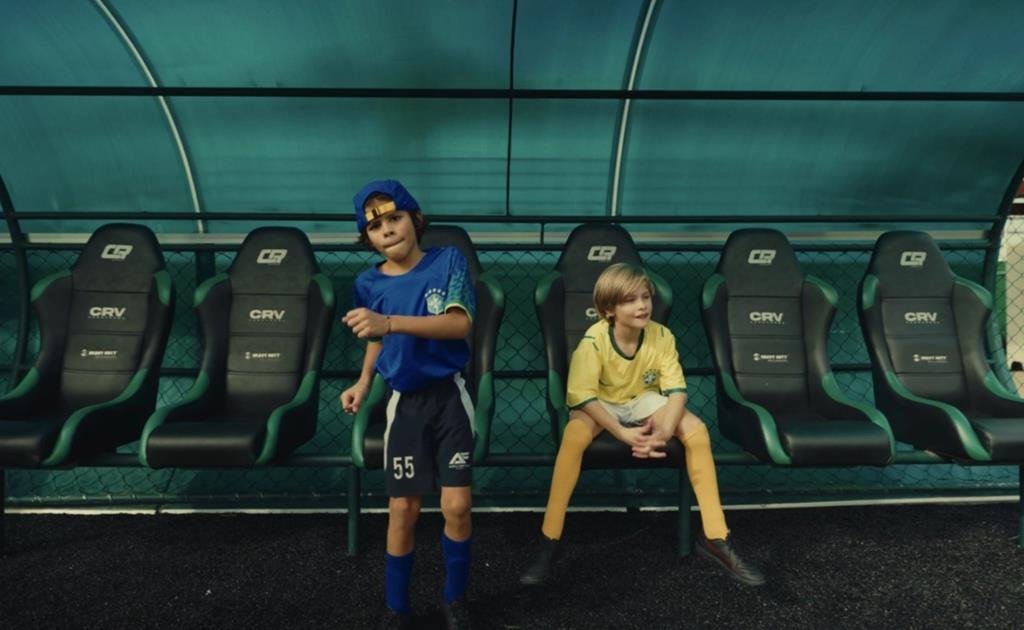 Nesk Only apresenta o EP “Estilo Brasileiro” e o videoclipe da faixa-título
