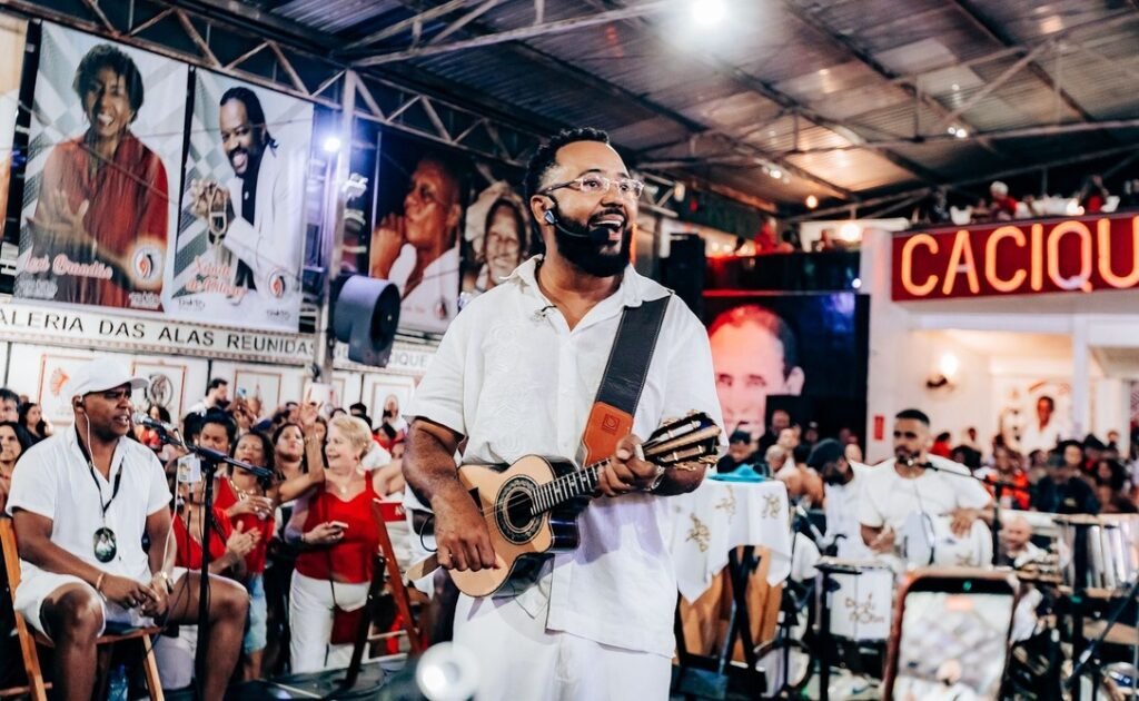 Dudu leva roda de samba para o Cacique de Ramos com convidados especiais